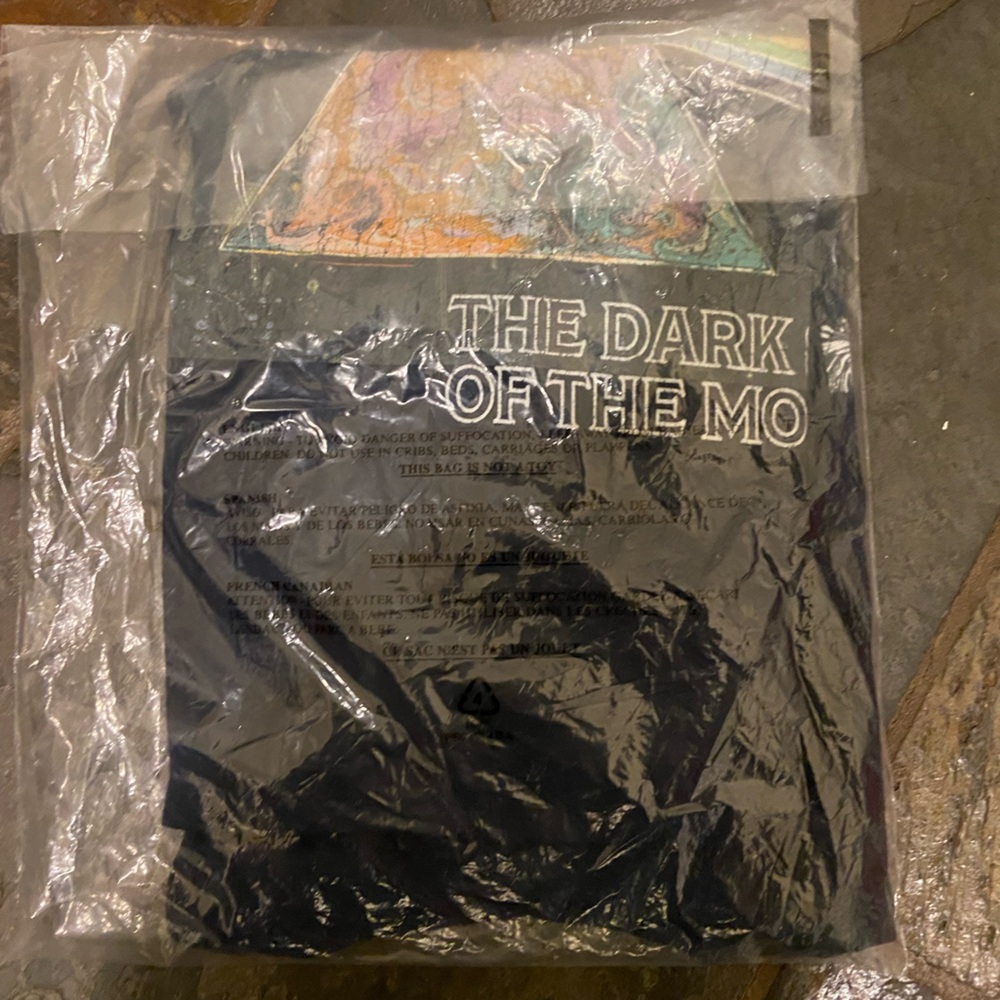 Pink Floyd Black Tee with Vibrant Design NWT Size Large Unisex - Picture 2 of 2